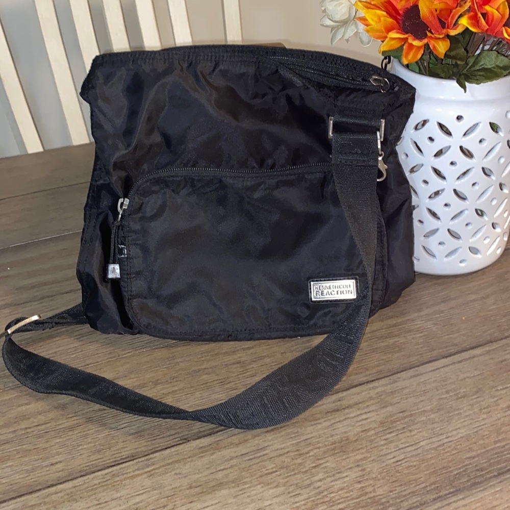 Kennith Cole Reaction shoulder bag